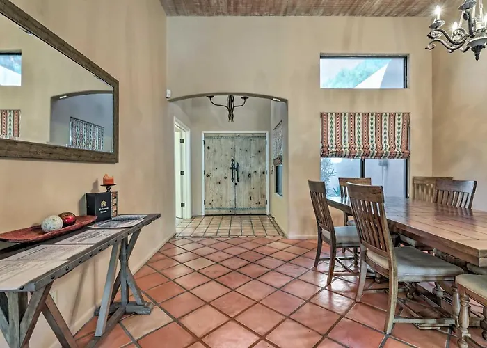 Casa vacanze 6 Mi To Dtwn Mesa! Pueblo Poolside Retreat