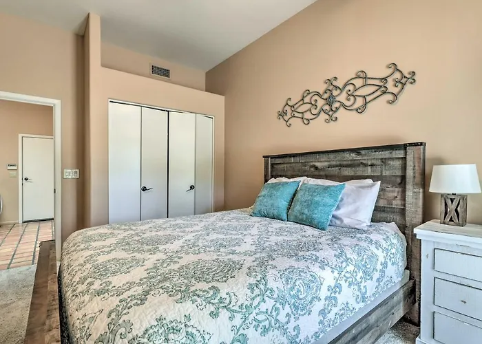 Casa vacanze 6 Mi To Dtwn Mesa! Pueblo Poolside Retreat