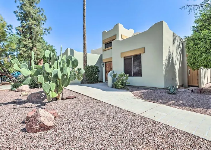 Casa vacanze 6 Mi To Dtwn Mesa! Pueblo Poolside Retreat