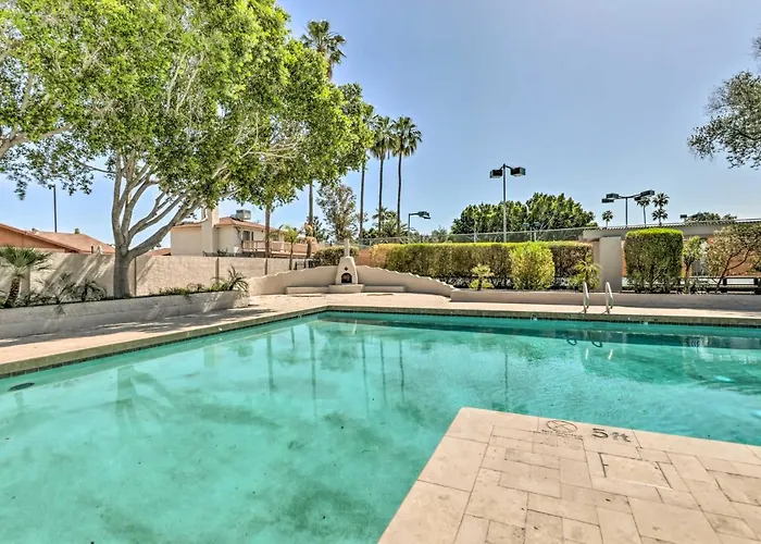 Casa vacanze 6 Mi To Dtwn Mesa! Pueblo Poolside Retreat *