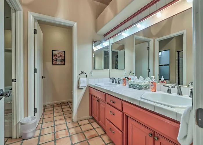 Casa vacanze 6 Mi To Dtwn Mesa! Pueblo Poolside Retreat *