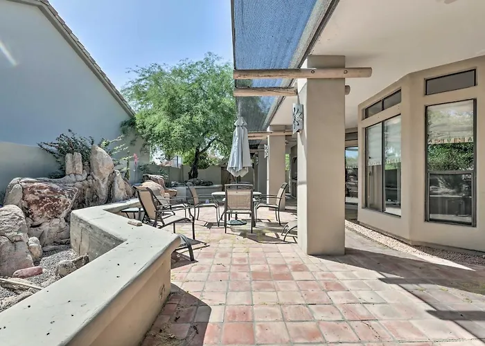 Casa vacanze 6 Mi To Dtwn Mesa! Pueblo Poolside Retreat
